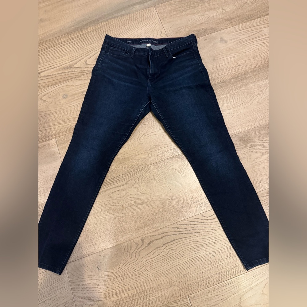Banana Republic Dark wash women’s skinny Blue Jeans size 31
